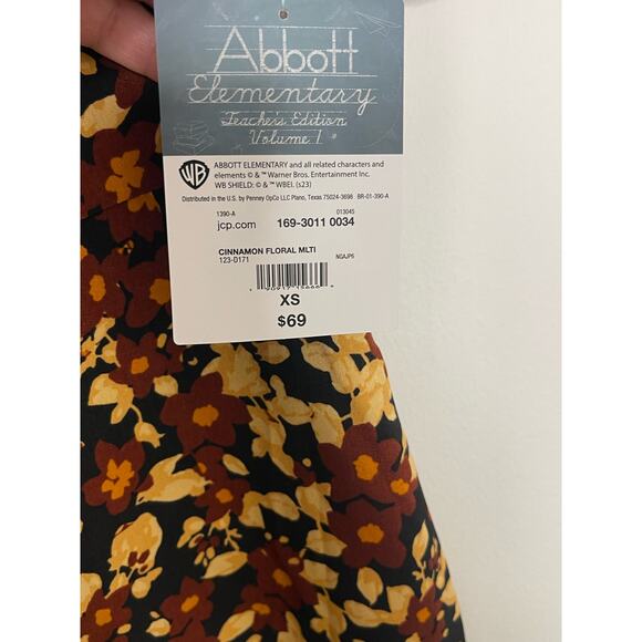Abbott Elementary Teacher Edition Dress XS MSRP: $69 - Picture 2 of 7